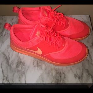 Nike Thea rare color